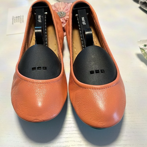 Tieks special edition poppy - peach- comes out once a year in the Spring - - Picture 3 of 6